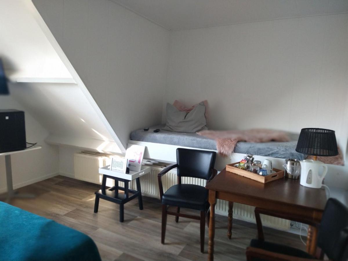 B&B-Hotel De Joremeinshoeve カーツスフーフェル エクステリア 写真